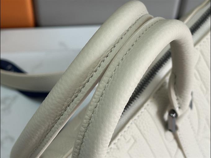 2025228Y 600P203146383